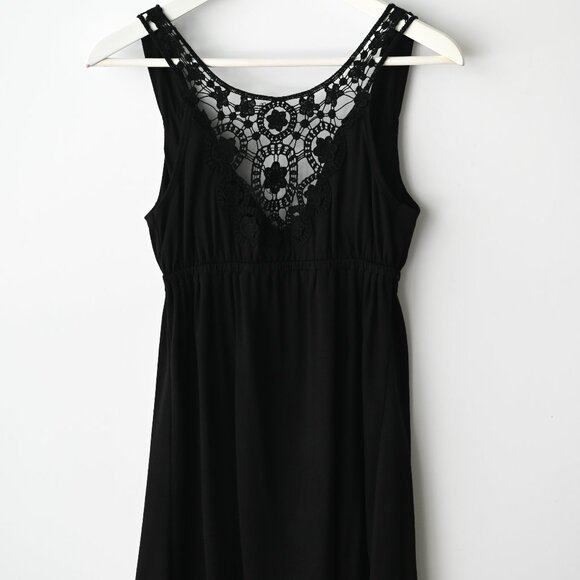 BELLE DU JOUR Black Sleeveless V-Neck Dress Crochet Back - Size Small - Picture 2 of 9
